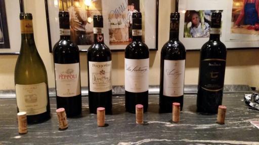 Șase vinuri aproape toscane pentru zece negri mititei din Vestik Club