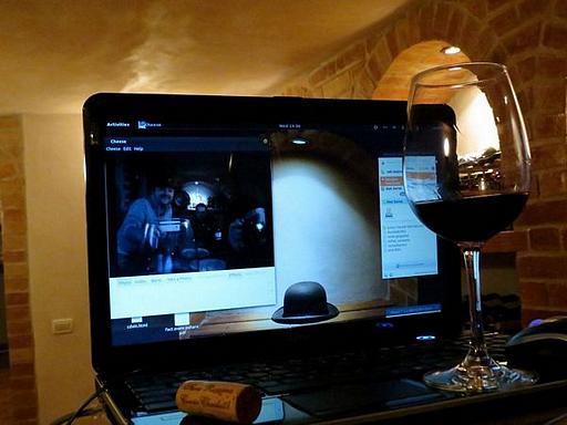 Skypetasting cu Charlotte sau cum să desfiinţezi o distanţă de sute de kilometri cu un simplu gest 